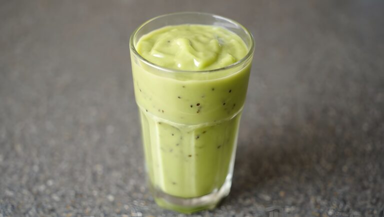 Smoothie à la Banane au Kiwi et au Yaourt
