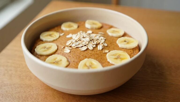 Bowl Cake Healthy à la Banane et aux Flocons d'Avoine