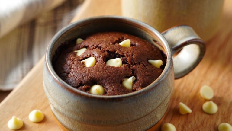 Mug-Cake-Moelleux-avec-des-Pepites-de-Chocolat
